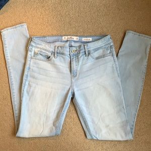 Hollister low rise super skinny jeans 7R